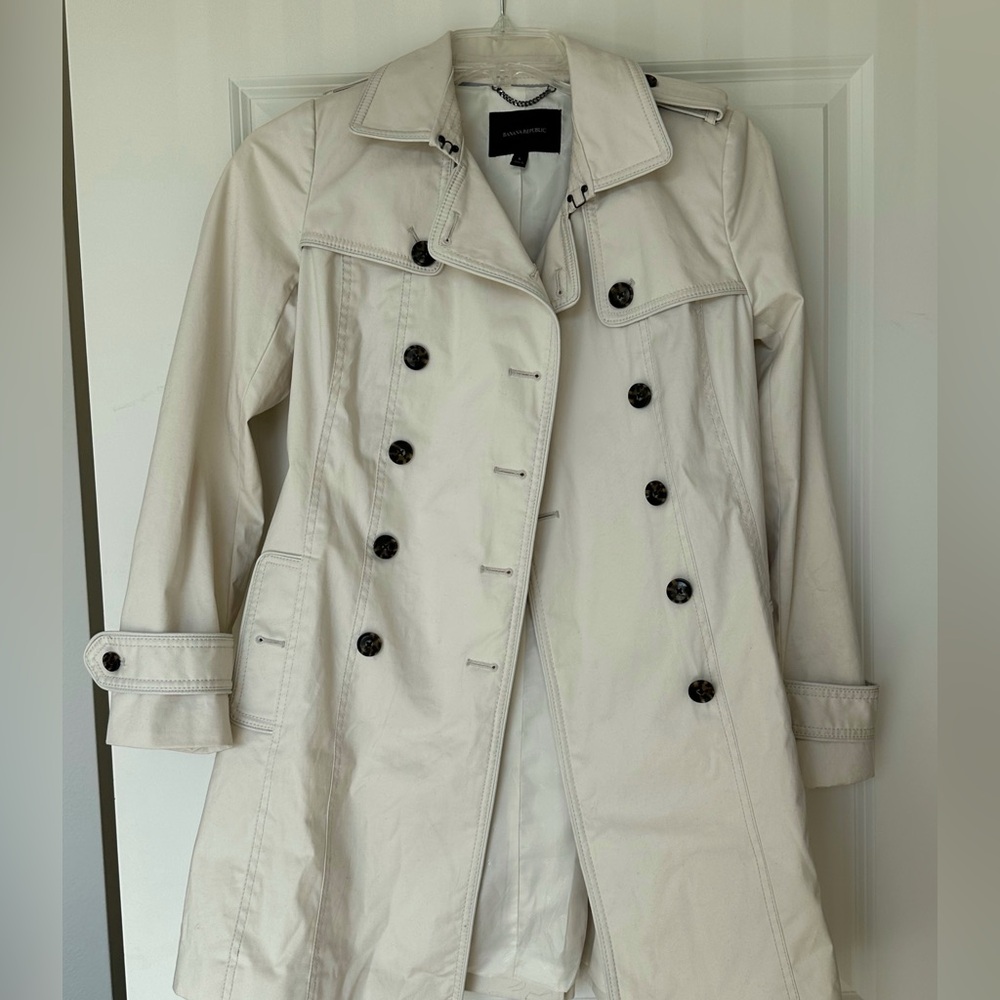 Bannana Republic Beige Trench Coat